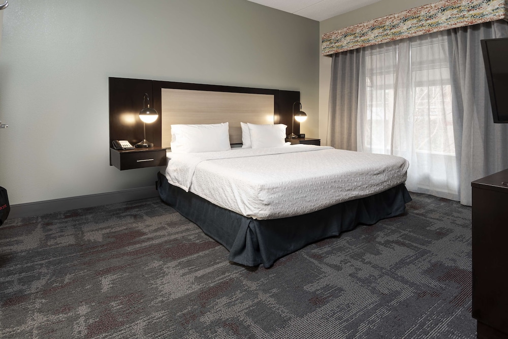 Hampton Inn & Suites Raleigh Downtown - photo 34
