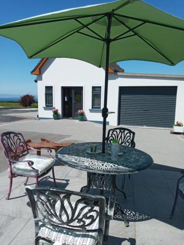Luxury holiday rental with sea views on the Wild Atlantic Way — 4-Star Luxury Hotel in Tralee, Republic of Ireland