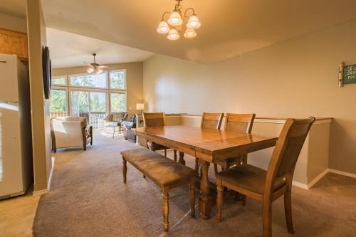 Fox Hollow Home — 4-Star Luxury Hotel in Whitefish, United States
