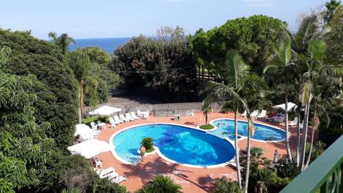 Andrew's Apartment Mulinia Residence — 4-Star Luxury Hotel in Acireale, Italy