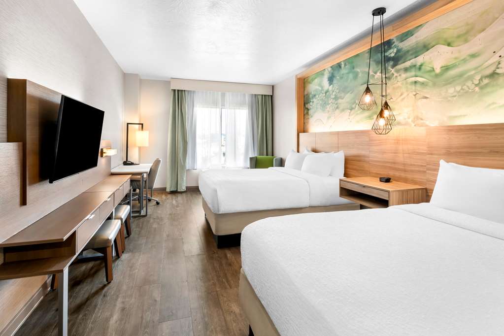 Best Western Plus Settlers Point - photo 11