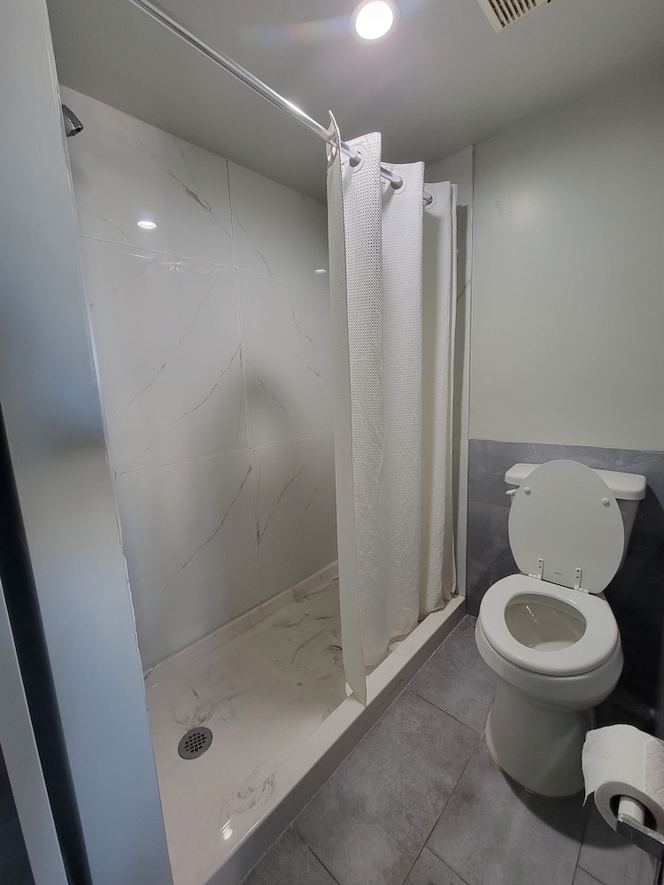 Maxim Iii Motel - photo 10