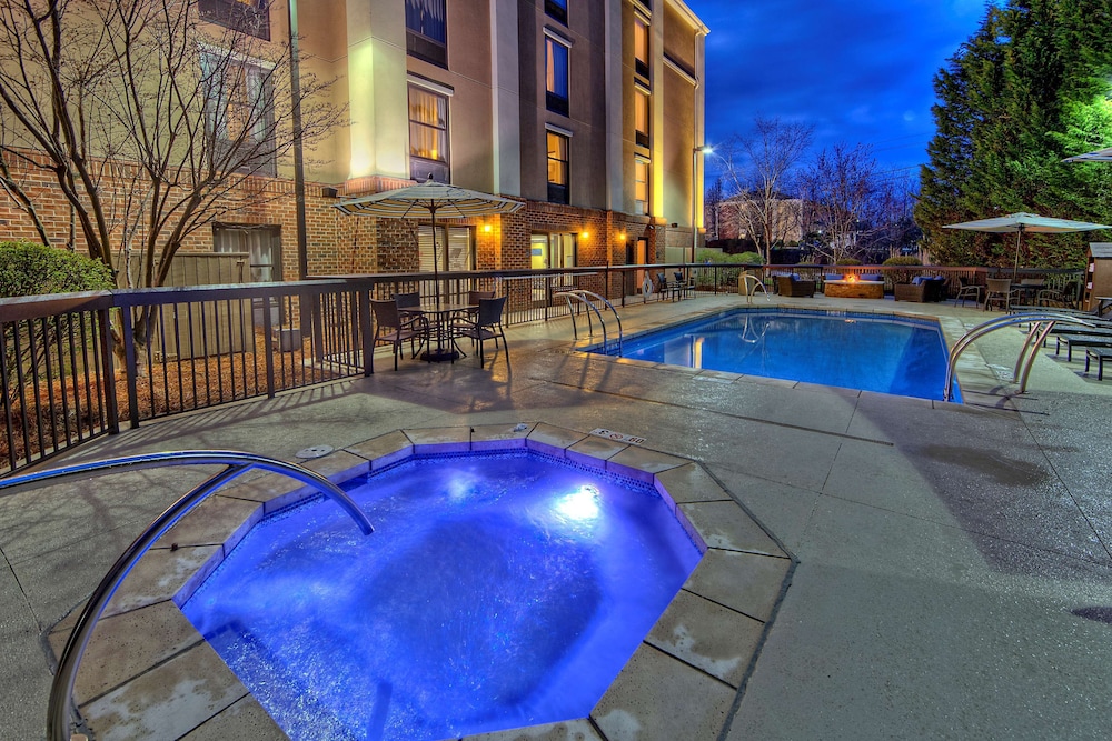 Hampton Inn & Suites Asheville Airport - photo 33