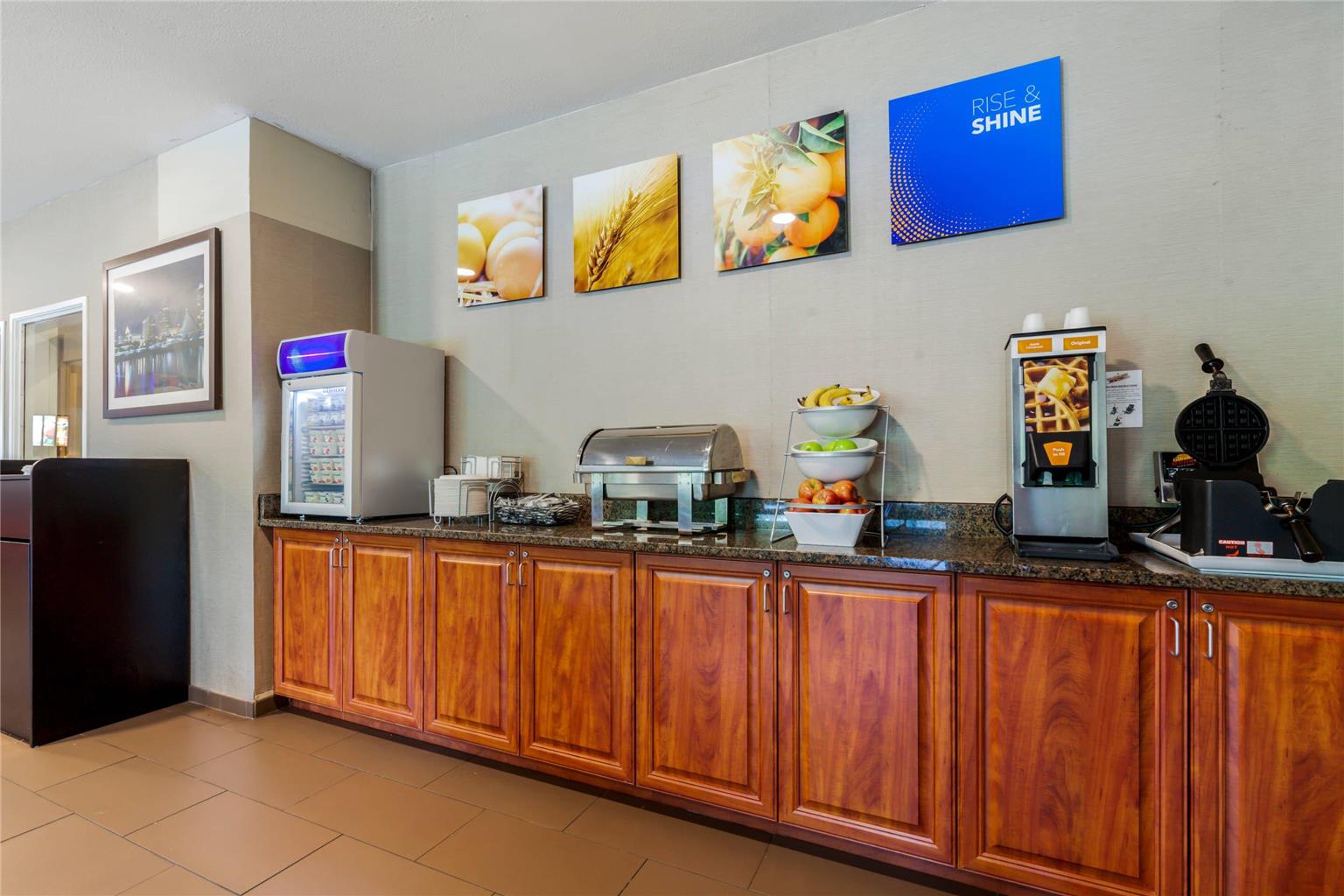 Comfort Suites Johnson Creek Conference Center - photo 32