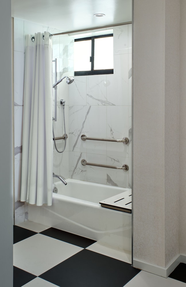 Mondrian Los Angeles - photo 49