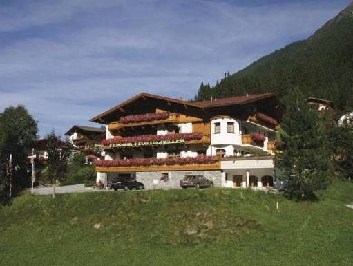 Alpenpension Pfurtscheller in Neustift Im Stubaital, Austria