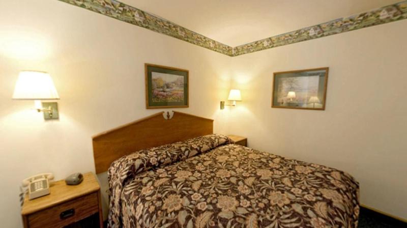 Americas Best Value Inn Litchfield - photo 30