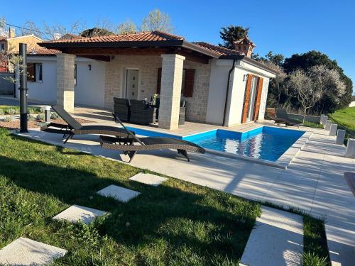 Vila Milanezi — 4-Star Luxury Hotel in Visignano, Croatia