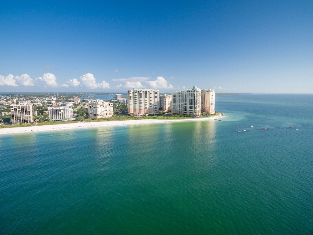 Hampton Inn and Suites by Hilton Naples South - photo 53