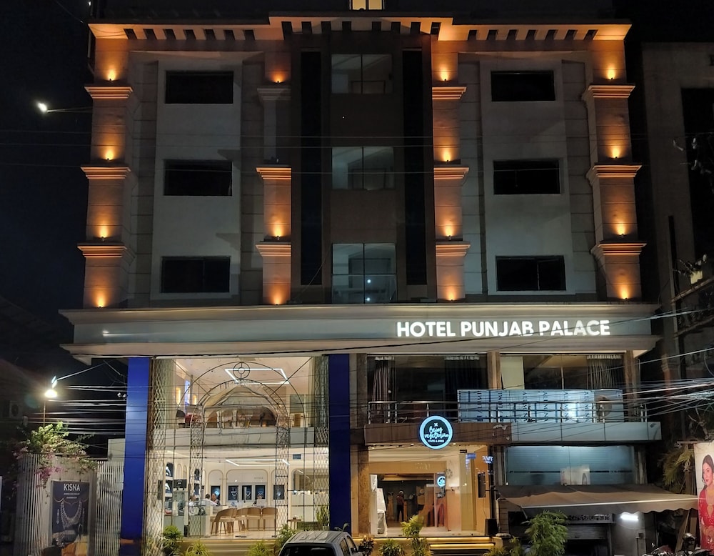 Hotel Punjab Palace in Raipur, India