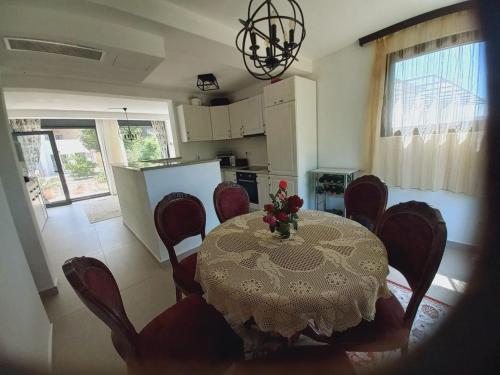 Villa Nuna — 4-Star Luxury Hotel in Bar, Montenegro