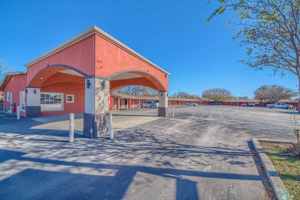 Amber Sky Motel - photo 27