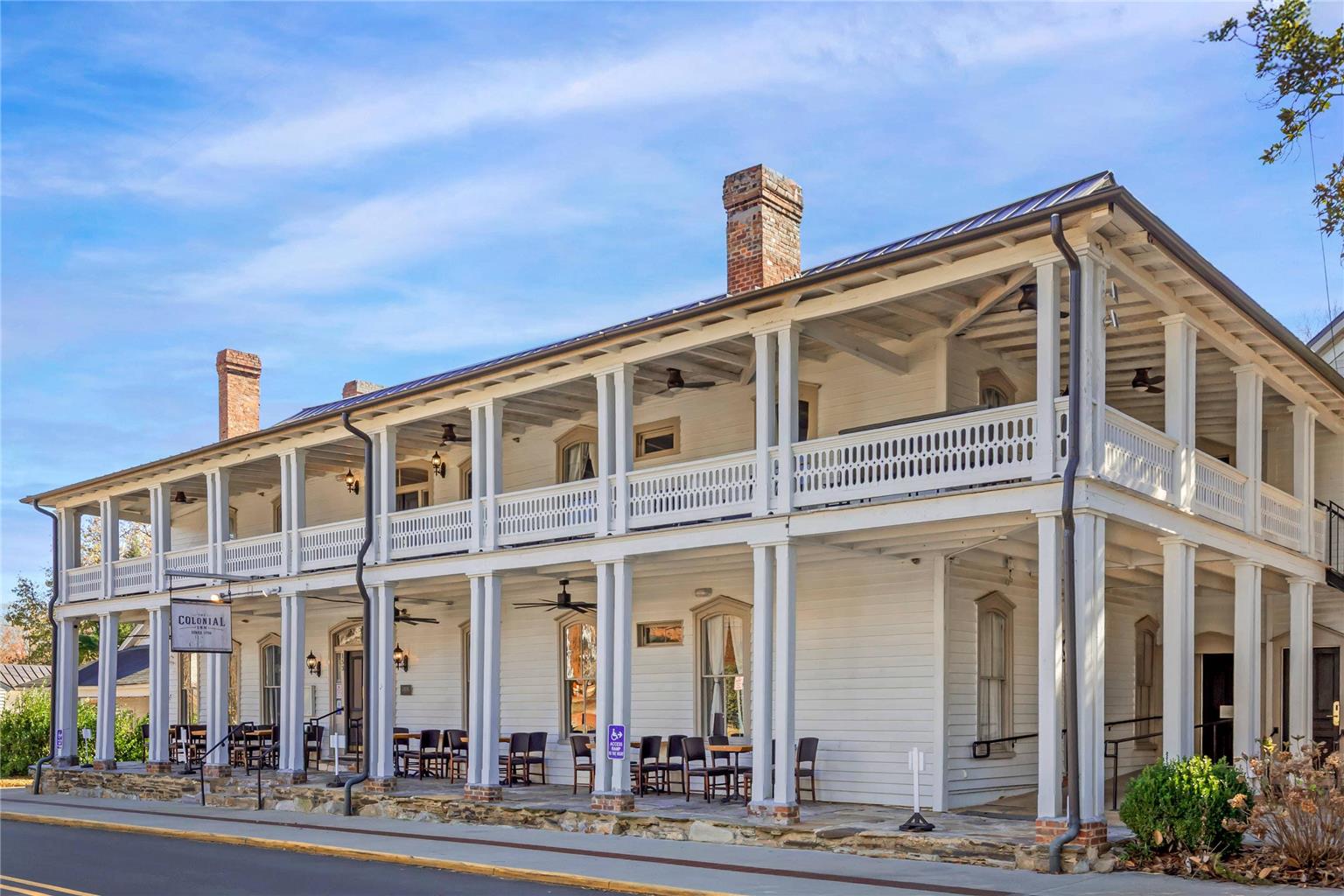 The Colonial Inn an Ascend Collection Hotel — hotel in Hillsborough