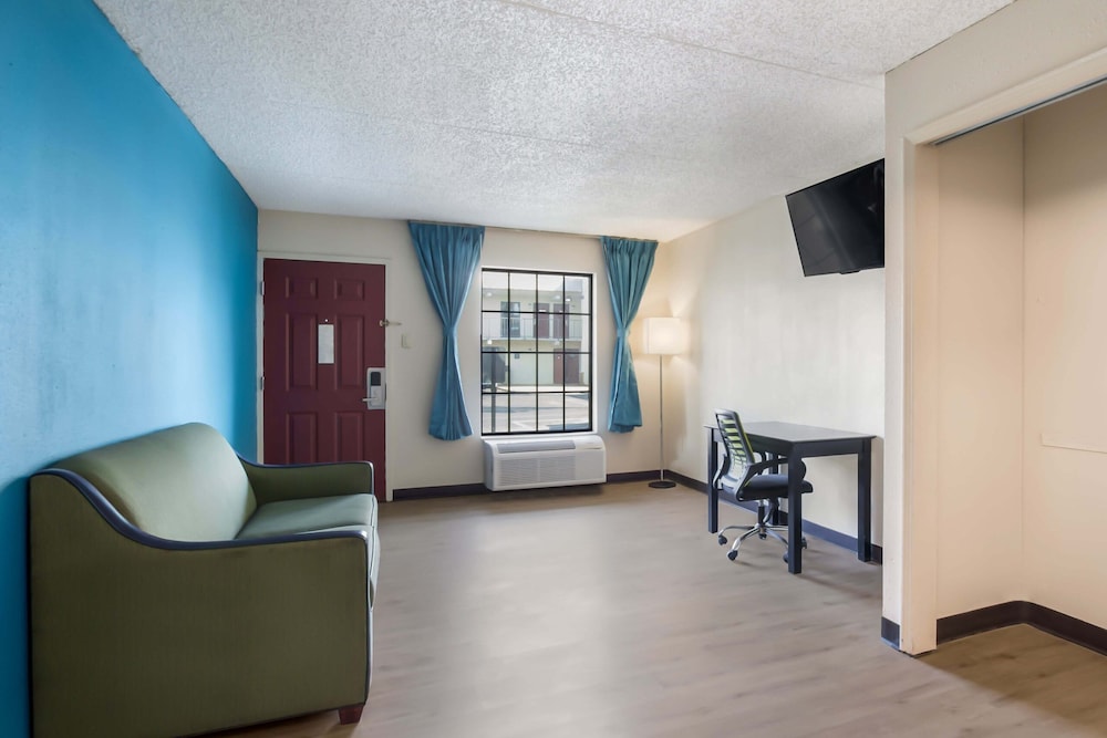 1 Life Studio and Suites - photo 12