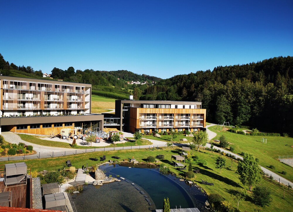 Familotel Schreinerhof — 4-Star Luxury Hotel in Schoenberg, Germany