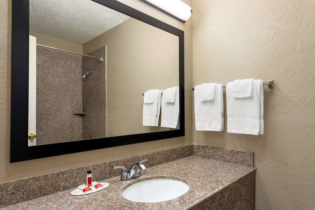 Super 8 by Wyndham Gainesville TX - photo 19