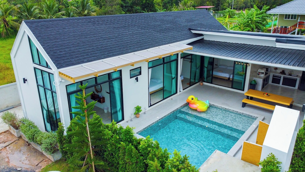 Villa Paramount 1 — 4-Star Luxury Hotel in Nakhon Nayok, Thailand