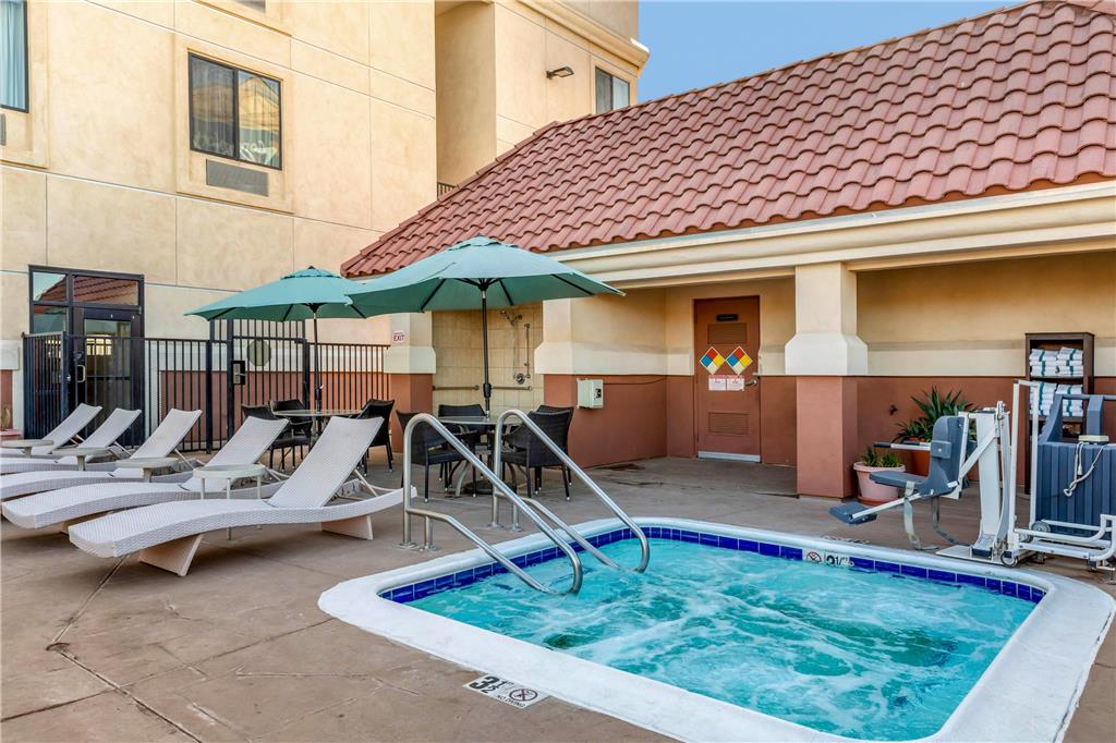 Comfort Suites Barstow near I 15 - photo 33