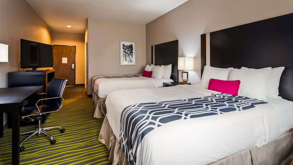 Best Western Plus Dilley Inn & Suites - photo 8