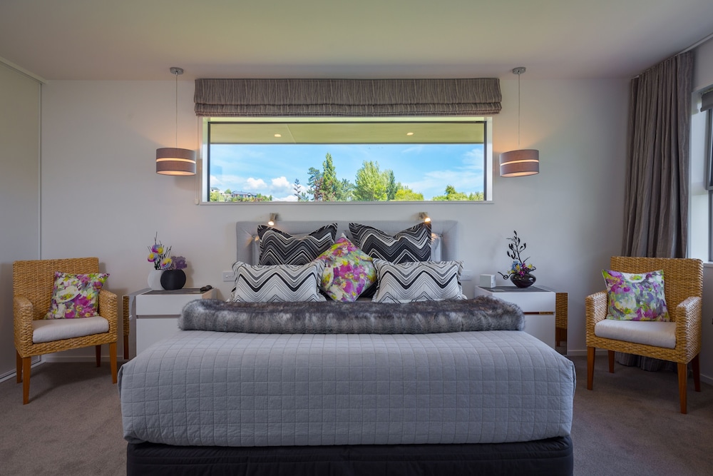 Stonehaven Homestay Bed and Breakfast — 4-Star Luxury Hotel in Blenheim, New Zealand