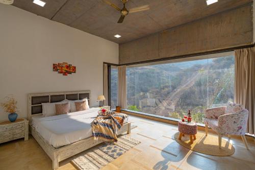 StayVista’s Sage Scenery Mountain View Villa with Infinity Pool & Terrace — Udaipur — photo 4