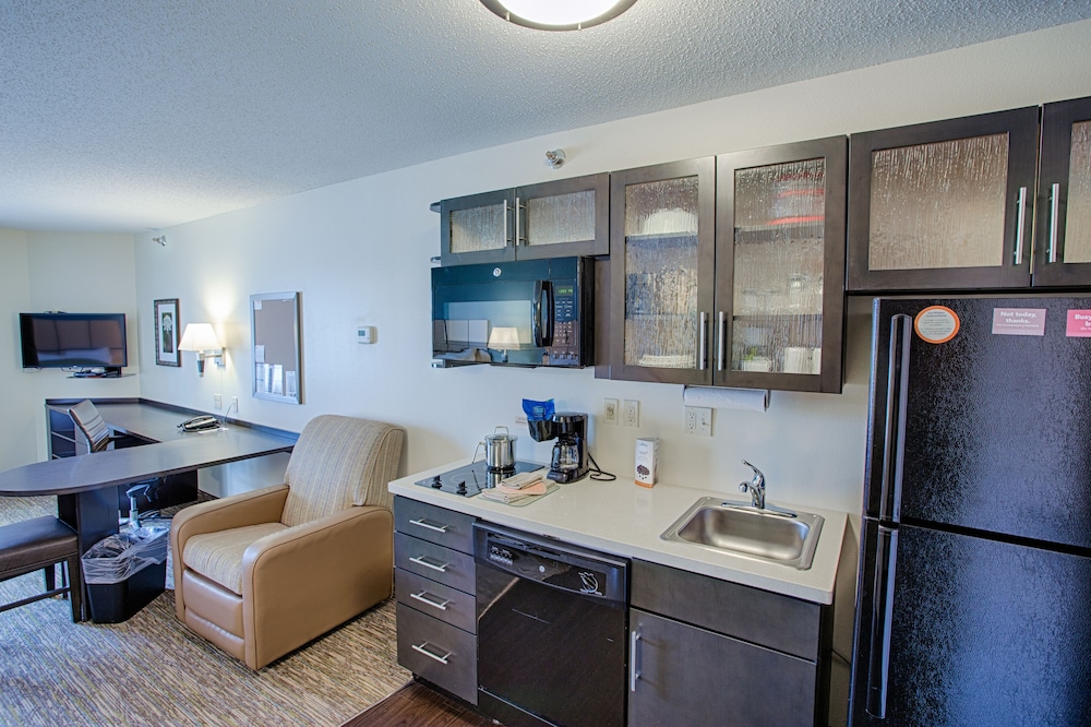 Candlewood Suites Fargo N. Dakota State University by IHG - photo 40