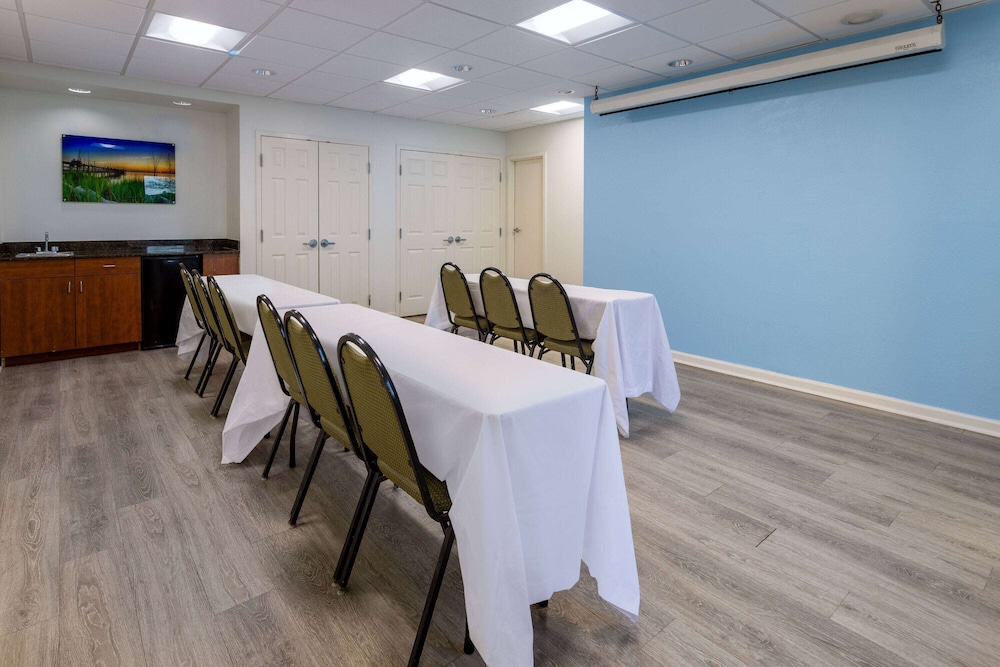 Studio 6 Suites Jacksonville NC - photo 32