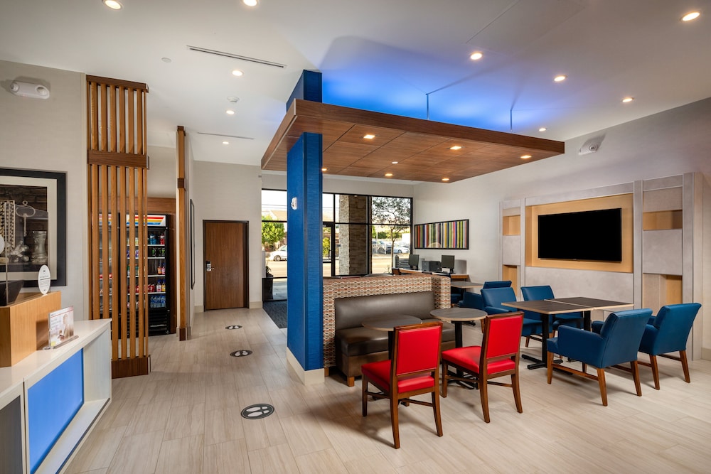 Holiday Inn Express & Suites Chatsworth by IHG — hotel in Chatsworth