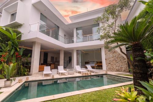 Villa Kusamakura Seminyak — 4-Star Luxury Hotel in Seminyak, Indonesia