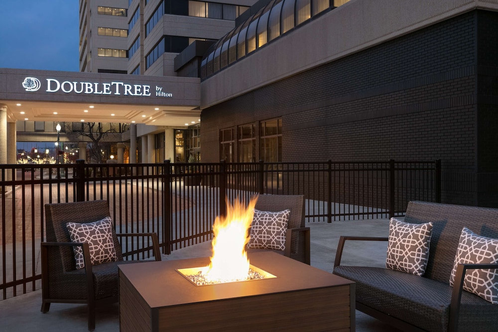 DoubleTree by Hilton Canton Downtown - photo 50