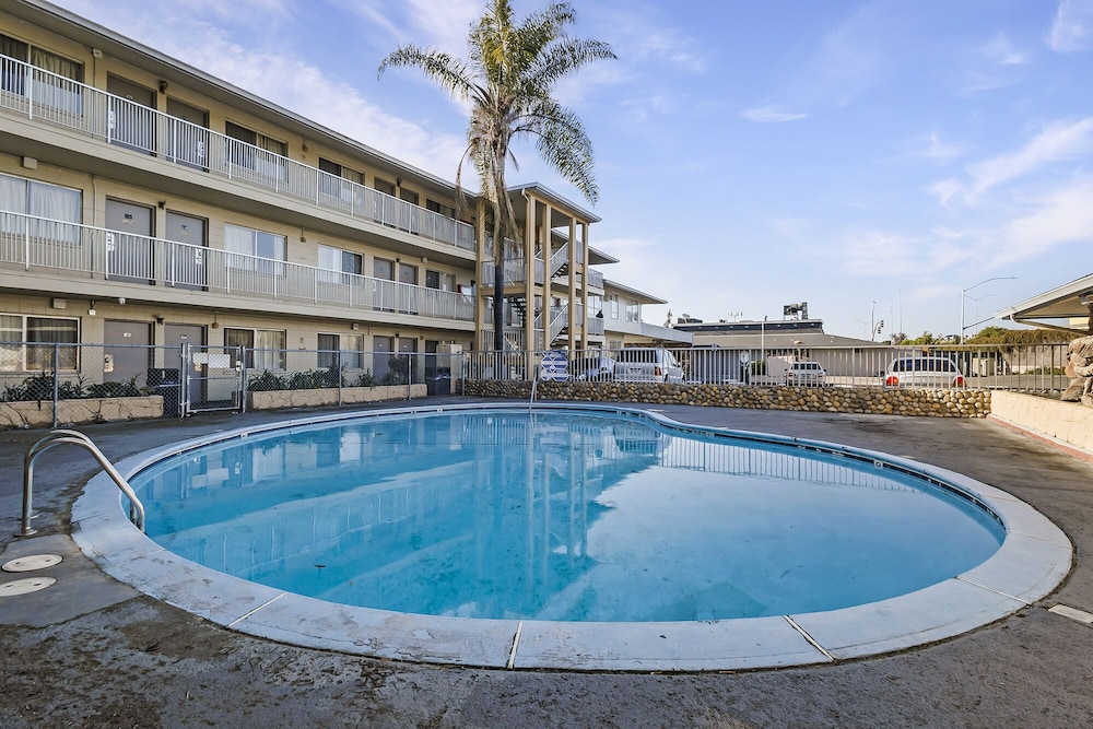 Heritage Inn Express Hayward - photo 38