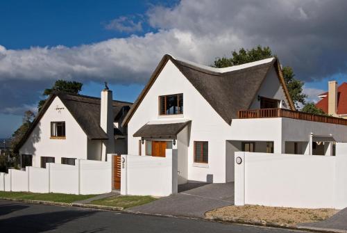 Pacem Cottage — 4-Star Luxury Hotel in Hermanus, South Africa