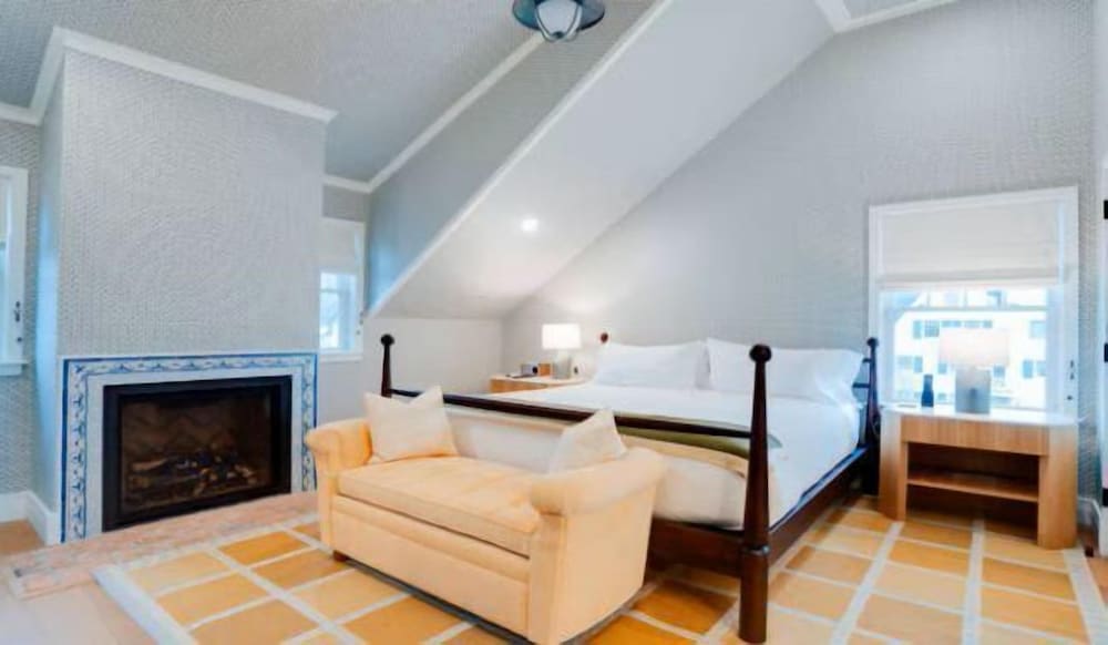 Canoe Place Inn and Cottages - photo 25