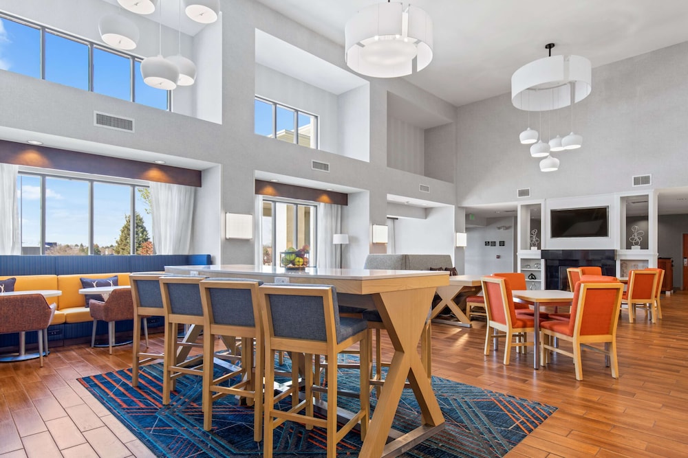 Hampton Inn & Suites Greeley - photo 3