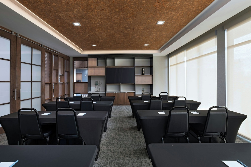 TownePlace Suites by Marriott Albuquerque Uptown - photo 33