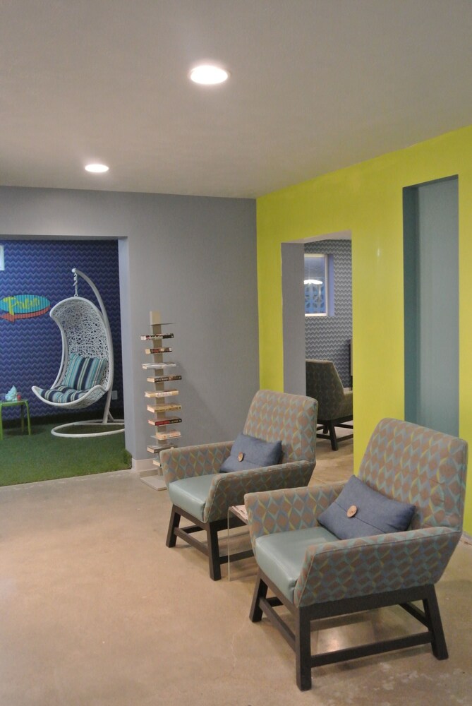 402 Hotel - photo 12