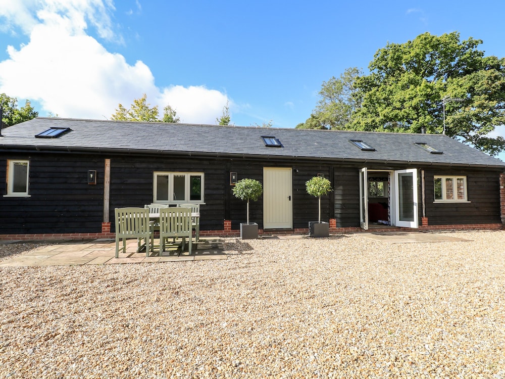 Barley Cottage — 4-Star Luxury Hotel in Alresford, United Kingdom