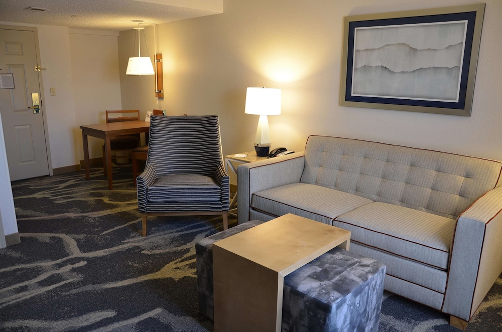 Homewood Suites by Hilton Phoenix Biltmore - photo 28