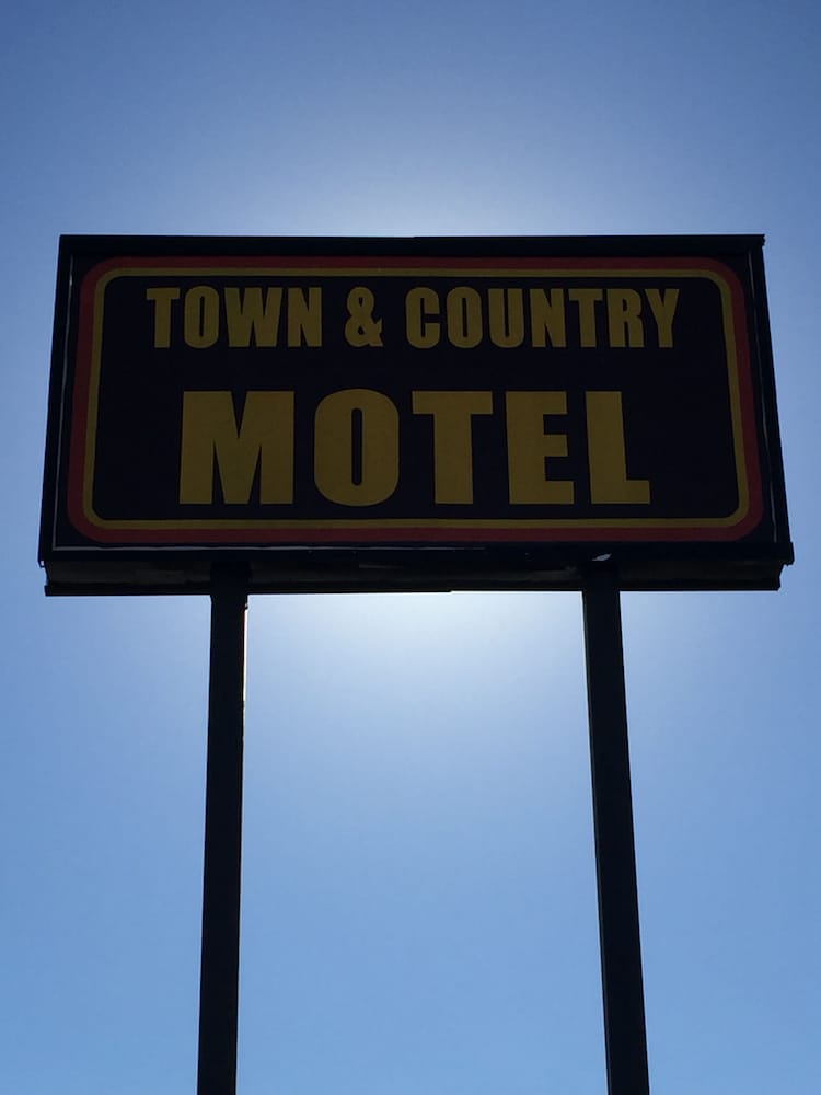 Town and Country Motel - photo 21