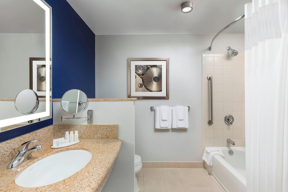 Courtyard by Marriott Austin Downtown Convention Center - photo 16