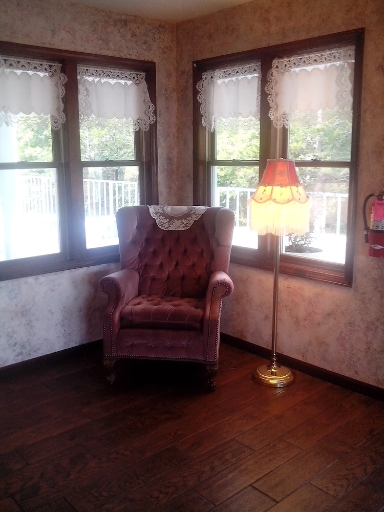 Candlelight Inn - photo 6