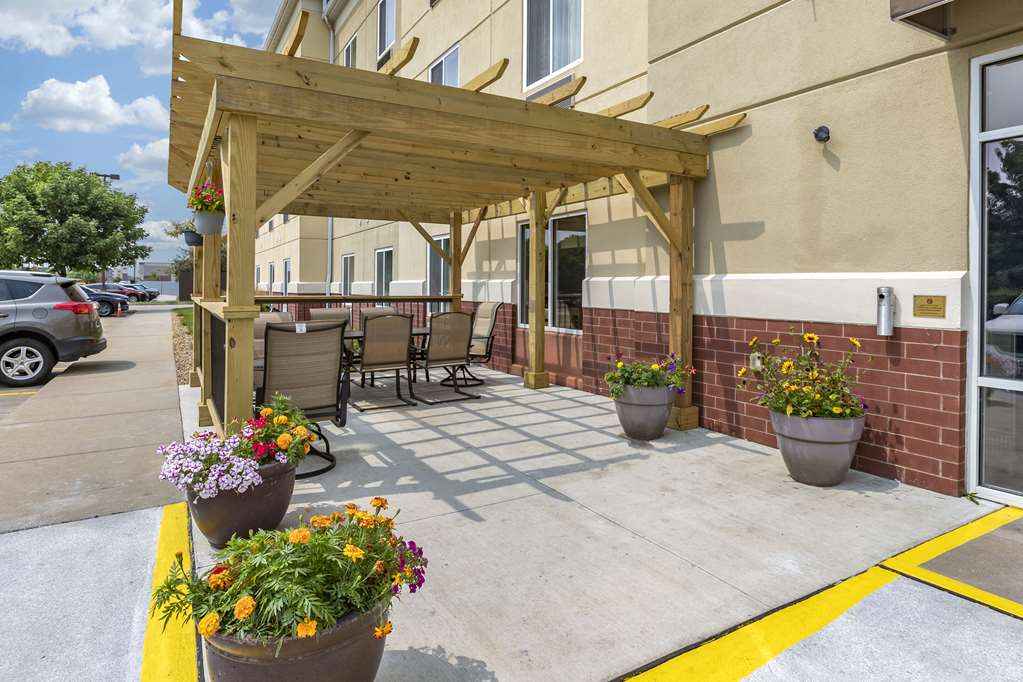 Comfort Suites Coralville I 80 - photo 3