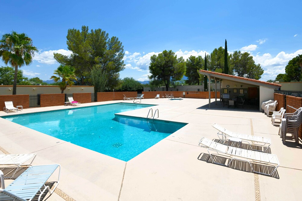 Green Valley Townhome w Resort Amenities - photo 2
