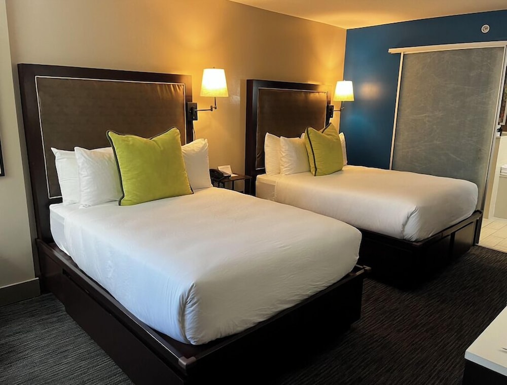 City Loft Hotel - photo 10