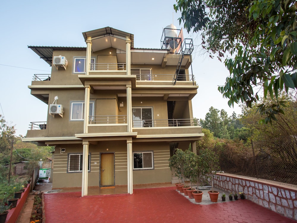 OYO 12935 Hotel Shrushti Inn in Satara, India