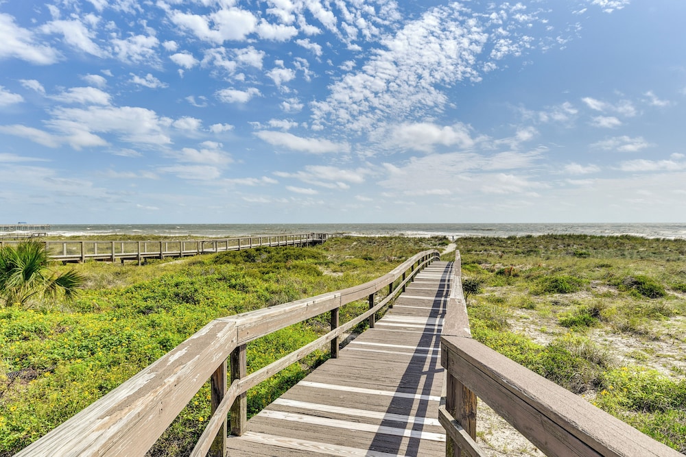 Fernandina Beach Paradise Steps to Shore — 4-Star Luxury Hotel in Fernandina Beach, United States