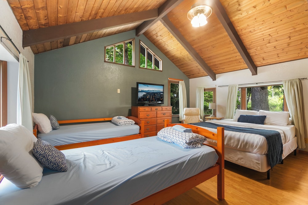 Robinhood Village Resort - photo 2