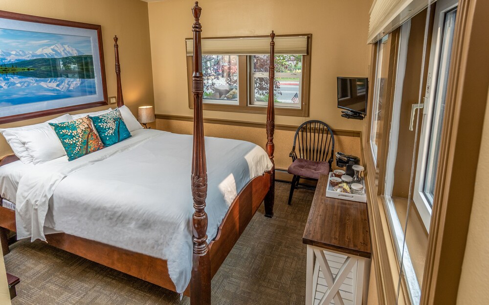 Copper Whale Inn - photo 9