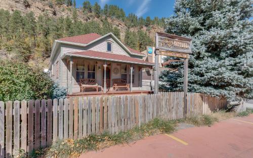 First Deadwood Cottages - photo 8