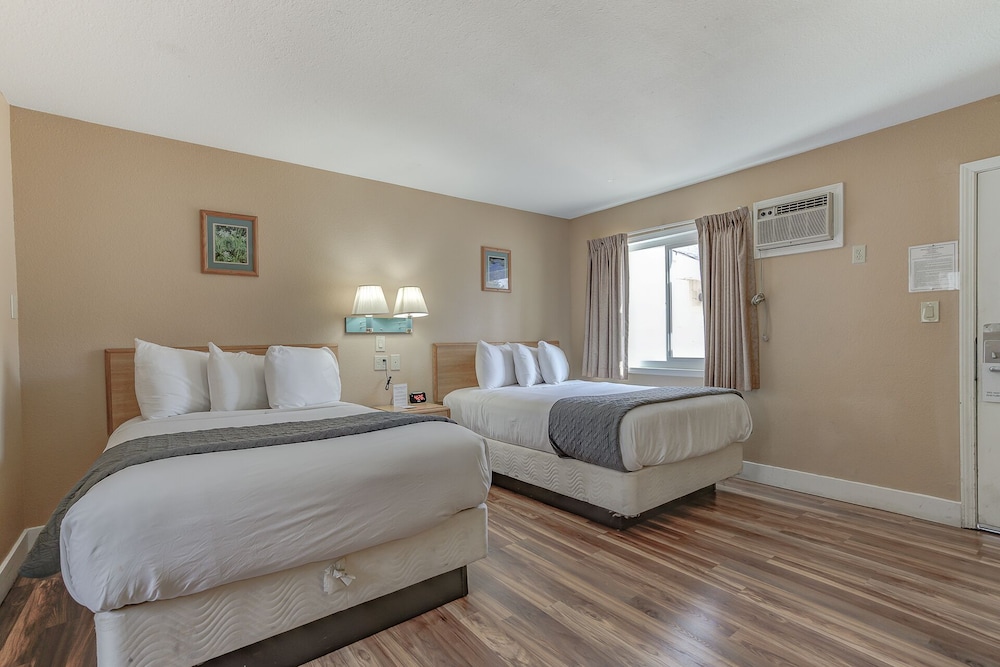 Shasta Pines Motel & Suites - photo 17